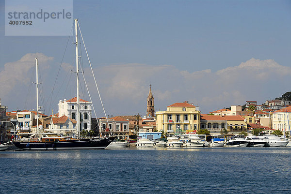 Hafen  Yacht und Motorboote  Mytilini  Mitilini  Lesbos  Ägäis  Griechenland  Europa