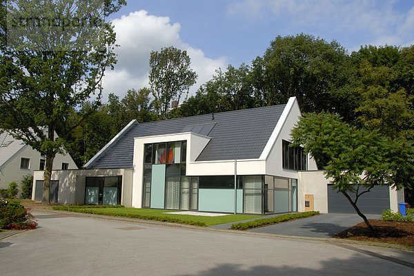 Neubau  modernes Wohnhaus  Rheydt  Mönchengladbach  Nordrhein-Westfalen  Deutschland  Europa