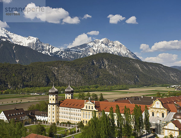 Stift Stams  Zisterzienser-Abtei  Hohe Munde  Mieminger Gebirge  Inntal  Tirol  Österreich  Europa