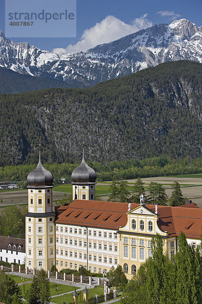 Stift Stams  Zisterzienser-Abtei  Mieminger Gebirge  Inntal  Tirol  Österreich  Europa