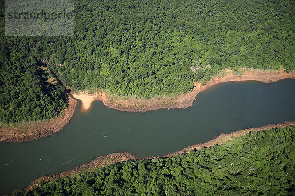 Luftaufnahme des Rio Iguacu im brasilianischen Regenwald  Bundesstaat Parana  Brasilien