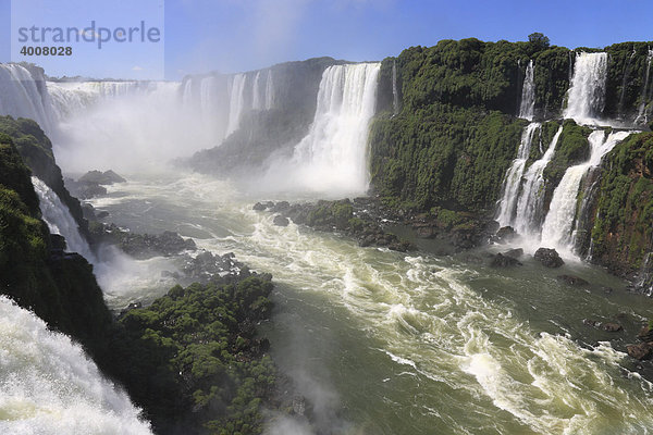 Iguacu  Iguazu Wasserfälle  brasilianische Seite  UNESCO Weltnaturerbe  im Iguacu Nationalpark  Brasilien