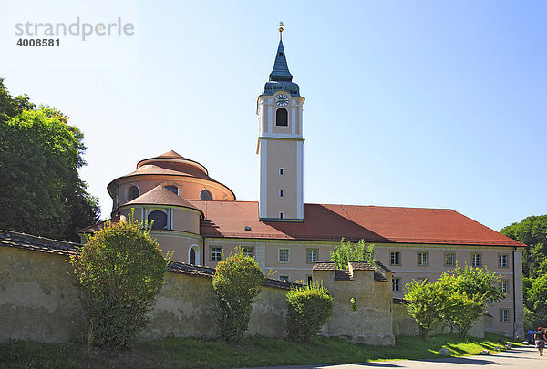 Kloster Weltenburg und Donauwanderweg  Kelheim  Bayern  Deutschland  Europa
