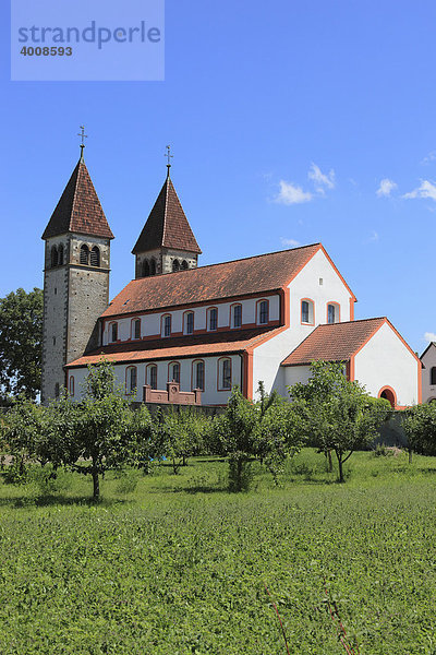 Kloster St. Peter und Paul in Niederzell  Insel Reichenau  Bodensee  Landkreis Konstanz  Baden-Württemberg  Deutschland  Europa