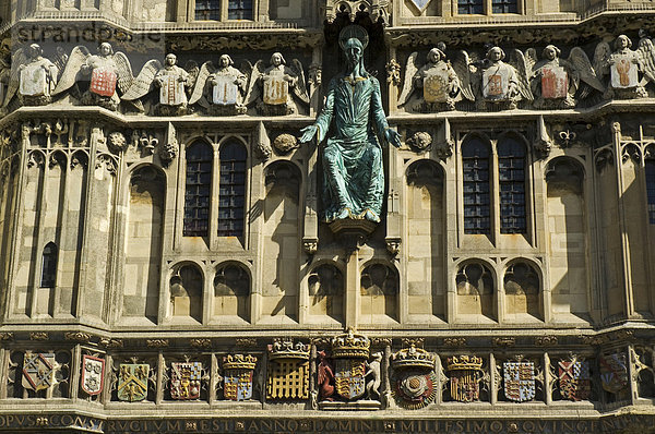 Eingangsportal  Canterbury Kathedrale  Canterbury  Kent  Südengland  England