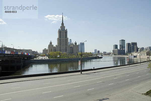 Wolkenkratzer  World Trade Center Handelszentrum und Moskwa Fluss  Moskau  Russland