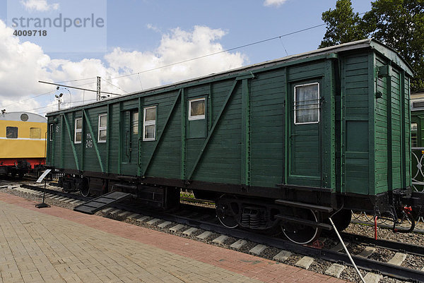 Alter sowjetischer Waggon  Ausstellungsstück des Moskauer Eisenbahn-Museums  Moskau  Russland