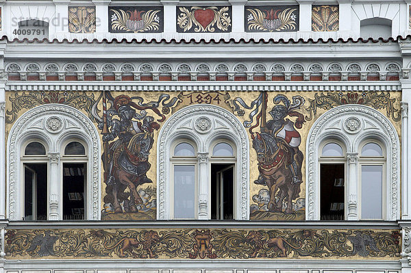 Fassaden der Häuser im Renaissance-Stil mit Sgraffiti Bemalungen am Platz der Republik in Pilsen  Plzen  Böhmen  Tschechien  Europa Hausfassaden