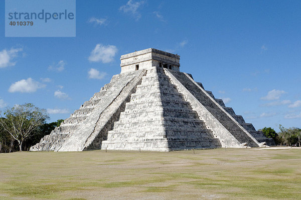 Kukulkan Pyramide in Chichen Itza  Yucatan  Mexiko  Zentralamerika