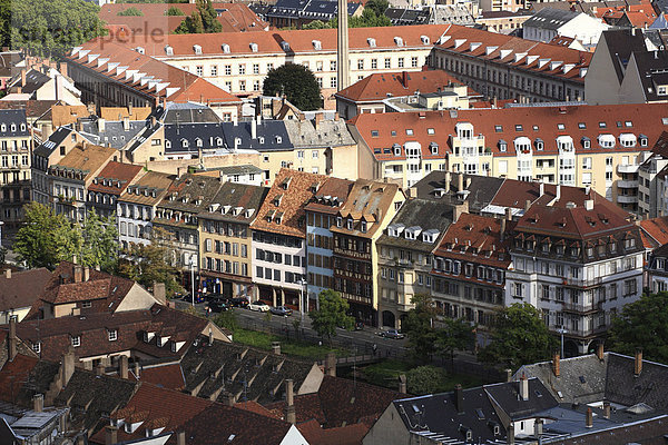 Altstadt vom Turm des Münsters aus gesehen  Straßburg  Elsass  Frankreich