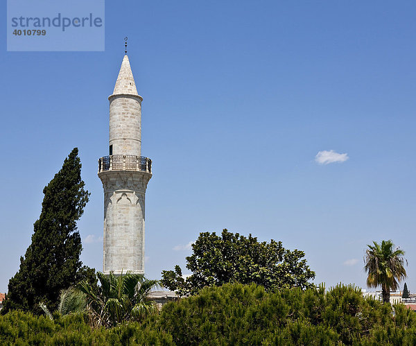 Das Minarett der Al-Kebir-Mosche  auch Al Cemir Camii  Larnaka  auch Larnaca  Südzypern  Südküste  Zypern  Südeuropa  Europa