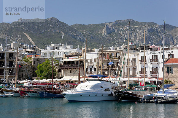 Boote im Hafen von Kyrenia  auch Girne  Nordzypern  Zypern  Europa