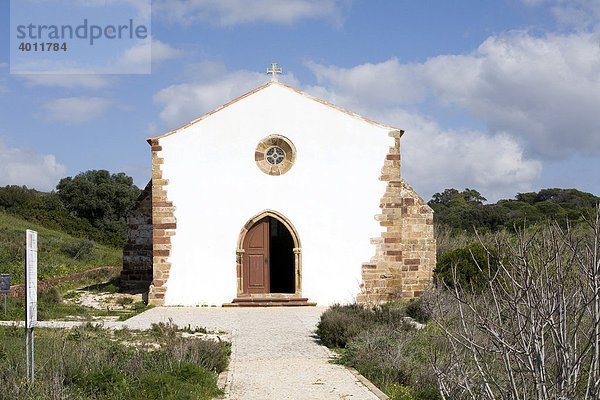 Eingangsportal zur Kirche Nossa Senhora de Guadalupe  Seefahrer-Kirche aus dem 13. Jahrhundert  Algarve  Portugal  Europa
