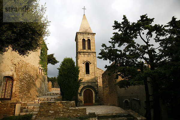 Kirche von Le Pegue  Provence  Frankreich  Europa