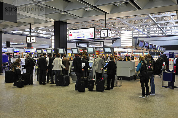 Check-In Halle  Flughafen Zürich  Schweiz  Europa