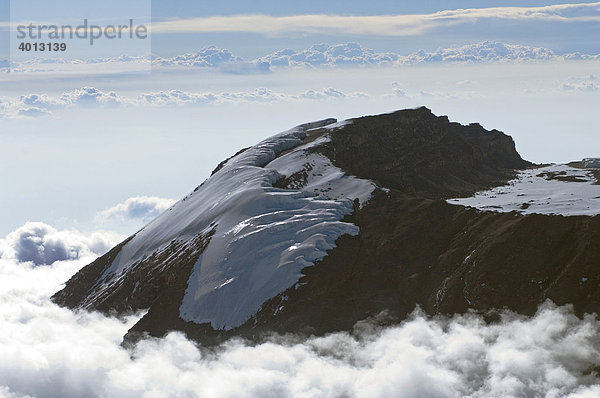 Luftbild Kilimanjaro  5895m  Rebmann Gletscher links  Kraterboden rechts  Tansania  Afrika