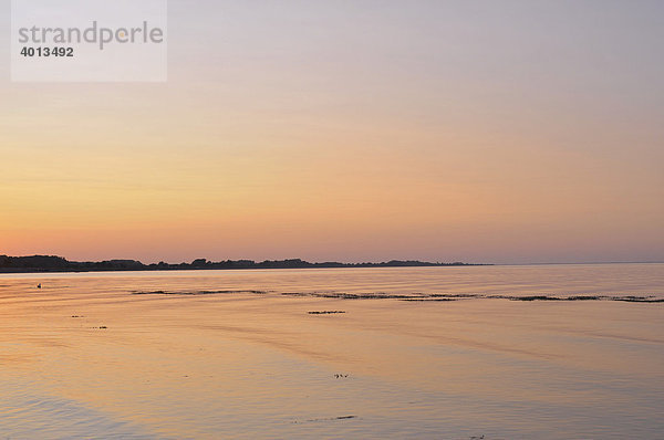 Sonnenuntergang am Meer  Maasholm  Ostsee  Schleswig-Holstein  Norddeutschland  Deutschland  Europa