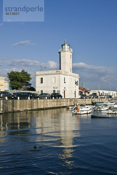 Leuchtturm von Manfredonia  Gargano  Foggia  Apulien  Süditalien  Europa