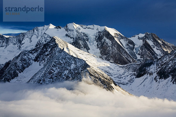 Riffler  Zillertaler Alpen im Winter  Nordtirol  Österreich  Europa