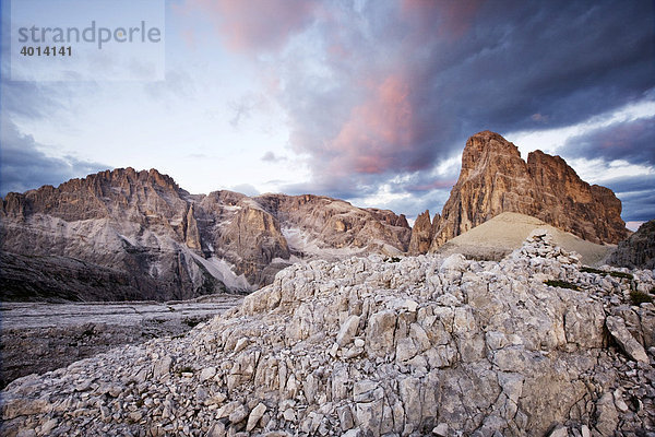 Morgenstimmung am Zwölferkofel  Sextener Dolomiten  Südtirol  Italien  Europa