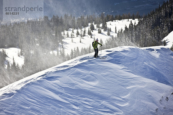 Freestyler vor der Abfahrt  Nordtirol  Österreich  Europa