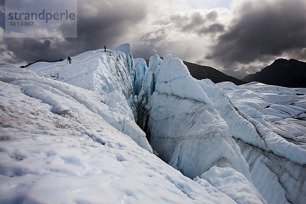 Bergsteiger  abseilen  Eisklettern  Matanuska Glacier  Alaska  USA