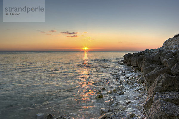 Sonnenuntergang am der Atlantikküste  La Rochelle  Charente-Maritime  Frankreich  Europa