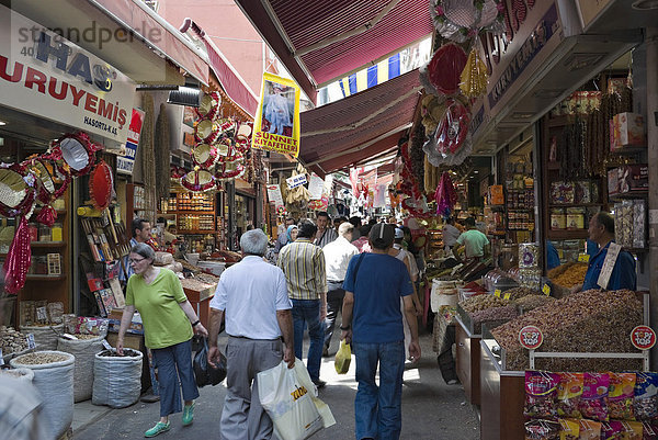 Straßenhändler  Markt  Großer Basar  Kapali Carsi  Istanbul  Türkei  Europa  Asien