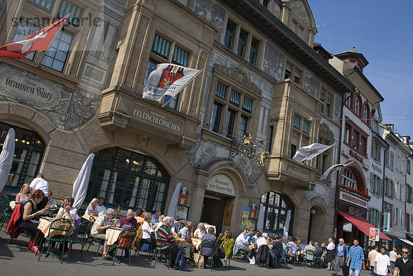 Restaurant Zum Braunen Mutz  Menschen  Barfüßerplatz  Basel  Schweiz