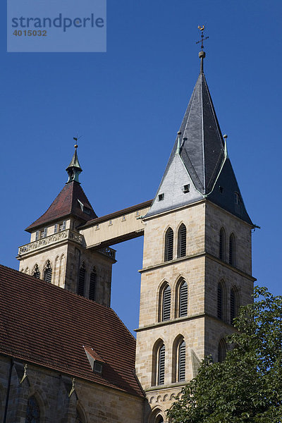 Kirchtürme der Stadtkirche St. Dionys  Esslingen  Baden-Württemberg  Deutschland