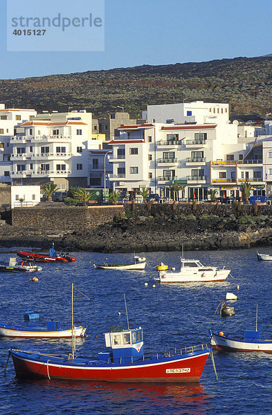 Fischerboote im Hafen von La Restinga  El Hierro  Kanarische Inseln  Spanien  Europa