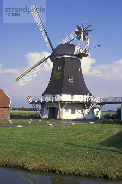 Windmühle Seriemer Mühle in Seriem  Nordsee  Nordseeküste  Niedersachsen  Deutschland  Europa