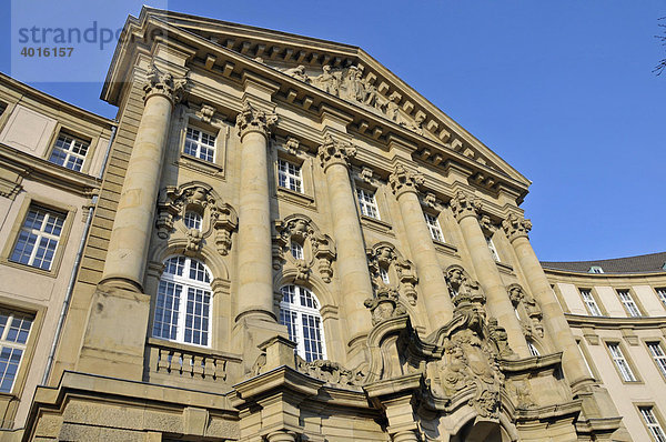 Oberlandesgericht und Sitz der General-Staatsanwaltschaft  Reichensperger Platz  Köln  Nordrhein-Westfalen  Deutschland  Europa