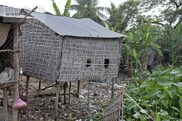 Pfahlhaus in den Slums von Siem Reap  Kambodscha  Asien