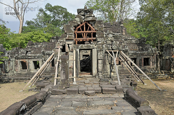 Stützbalken  Tempelkomplex Banteay Kdei  Angkor  Kambodscha  Asien