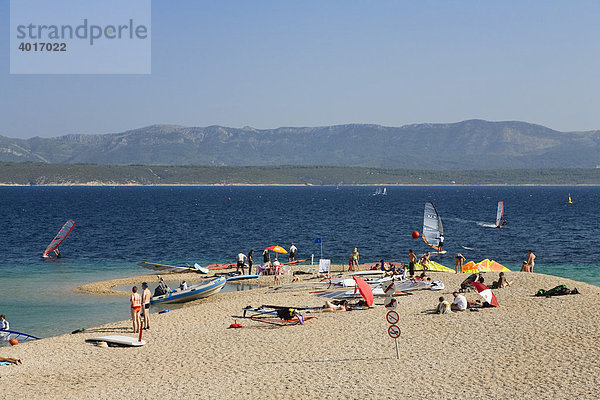 Windsurfer am Goldenen Horn  Bol  Insel Brac  Dalmatien  Kroatien  Adria  Mittelmeer  Europa