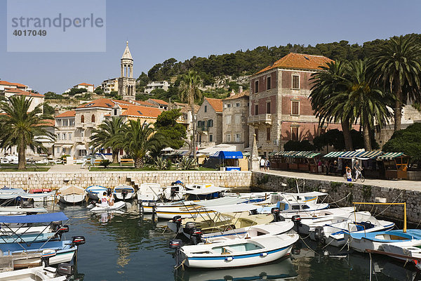 Hafen  Altstadt von Hvar  Insel Hvar  Dalmatien  Kroatien  Europa