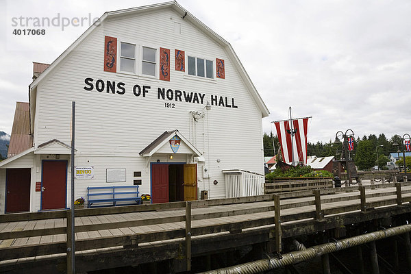 Fishermen's Memorial Park  Sons of Norway Hall  Petersburg  Inside Passage  Alaska  USA  Nordamerika