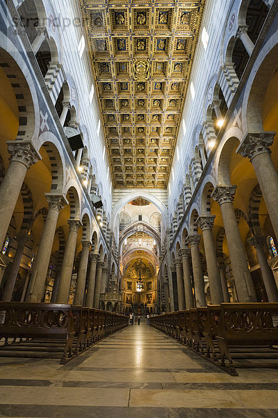 Innenaufnahme Dom Santa Maria Assunta  Pisa  Toskana  Italien  Europa