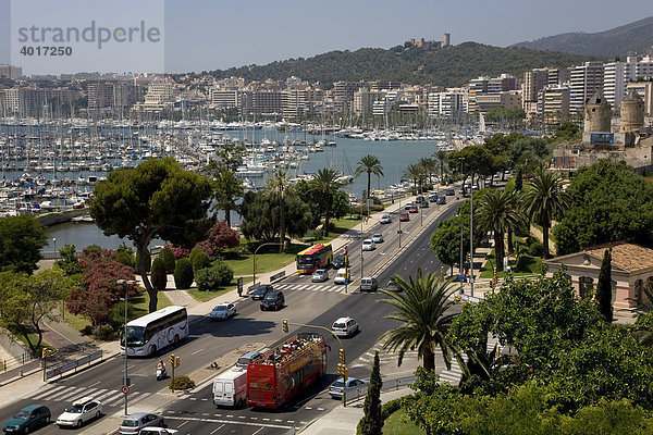 Avenida de Gabriel Roca  Verkehr am Hafen von Palma de Mallorca  Balearen  Spanien