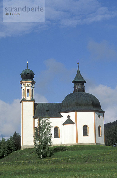 Die Kirche Seekirchl von Seefeld  Seefeld  Tirol  Österreich