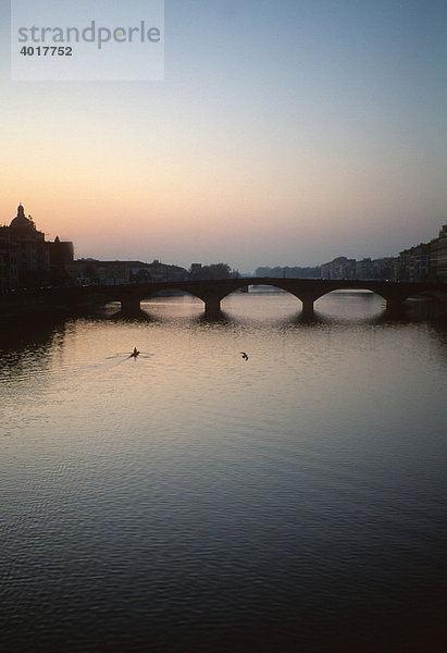 Ponte Vecchio  Fluss Arno  Florenz  Toskana  Italien