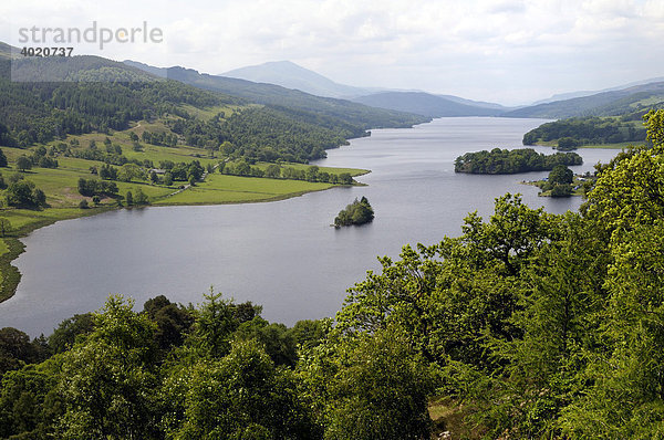 Queens View  benannt nach Queen Victorias Lieblingsplatz  Blick auf Loch Tummel  Schottland  Großbritannien  Europa