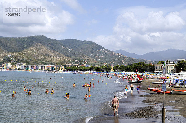 Strand in Moneglia  Riviera di Levante  Italien  Europa