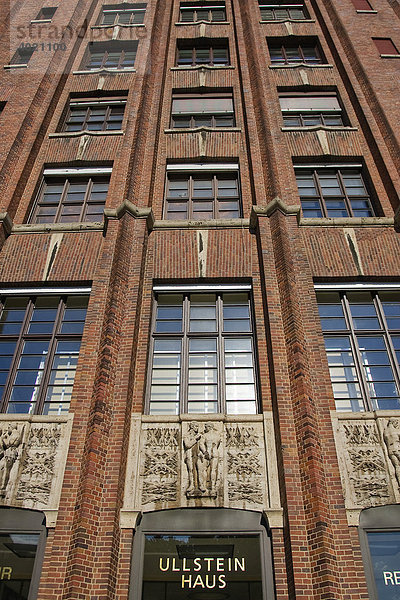 Fassade des Ullsteinhauses  Ullstein-Verlag  Berlin  Deutschland  Europa