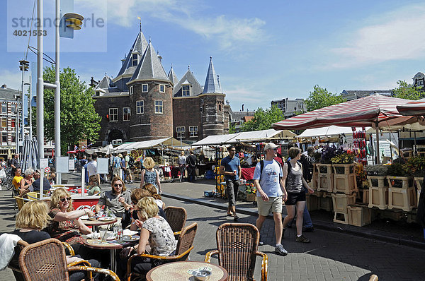 De Waag  Nieuw Markt  Stadtwaage  neuer Markt  Straßencafe  Restaurant  Wochenmarkt  Amsterdam  Holland  Niederlande  Europa