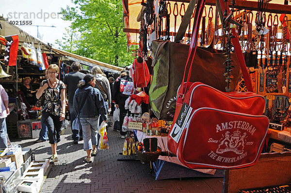 Wochenmarkt  Flohmarkt  Kleidermarkt  Souvenir  Tasche  Amsterdam  Holland  Niederlande  Europa