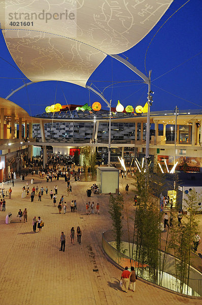 Sonnensegel  Pavillons  blaue Stunde  Abendstimmung  Expo 2008  Weltausstellung  Zaragoza  Saragossa  Provinz Aragon  Kastilien  Spanien  Europa