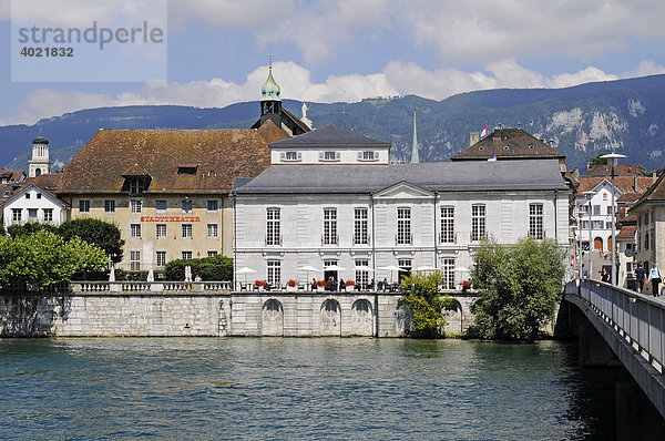 Fluss Aare  Stadttheater  Palais Besenval  Solothurn  Schweiz  Europa