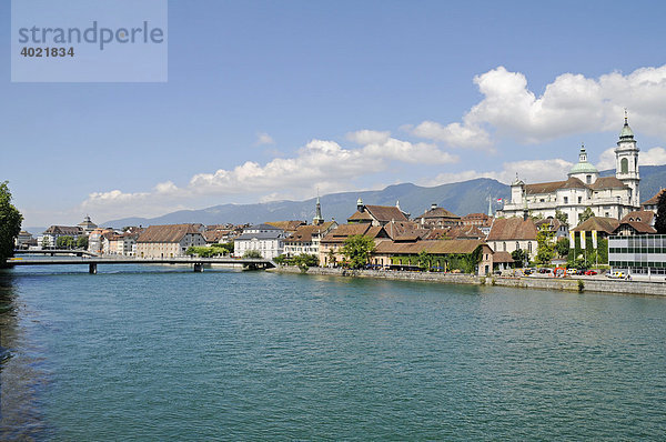 Fluss Aare  St Ursen  Kathedrale  Solothurn  Schweiz  Europa